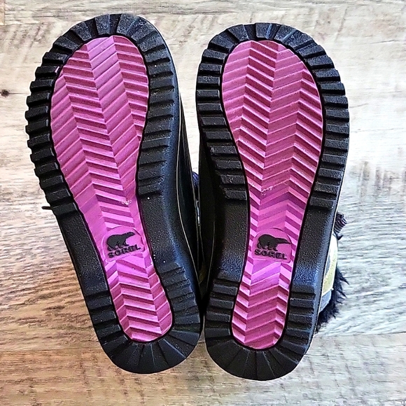 Sorel Gold Boots - Picture 4 of 4